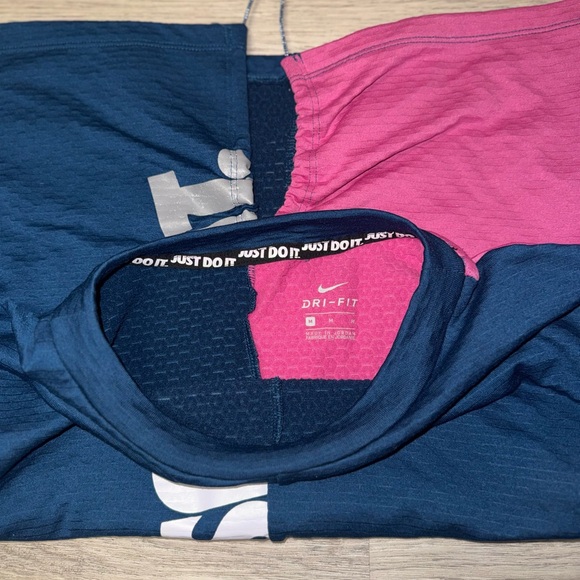 Nike cropped style running Top - Picture 4 of 6